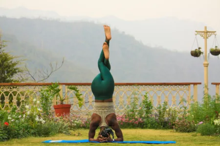 rishikesh yogpeeth CEGtclvmIII unsplash